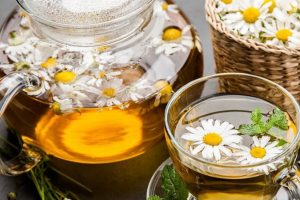 Bật mí cách ngâm rượu hoa cúc đơn giản, tốt cho sức khỏe 1